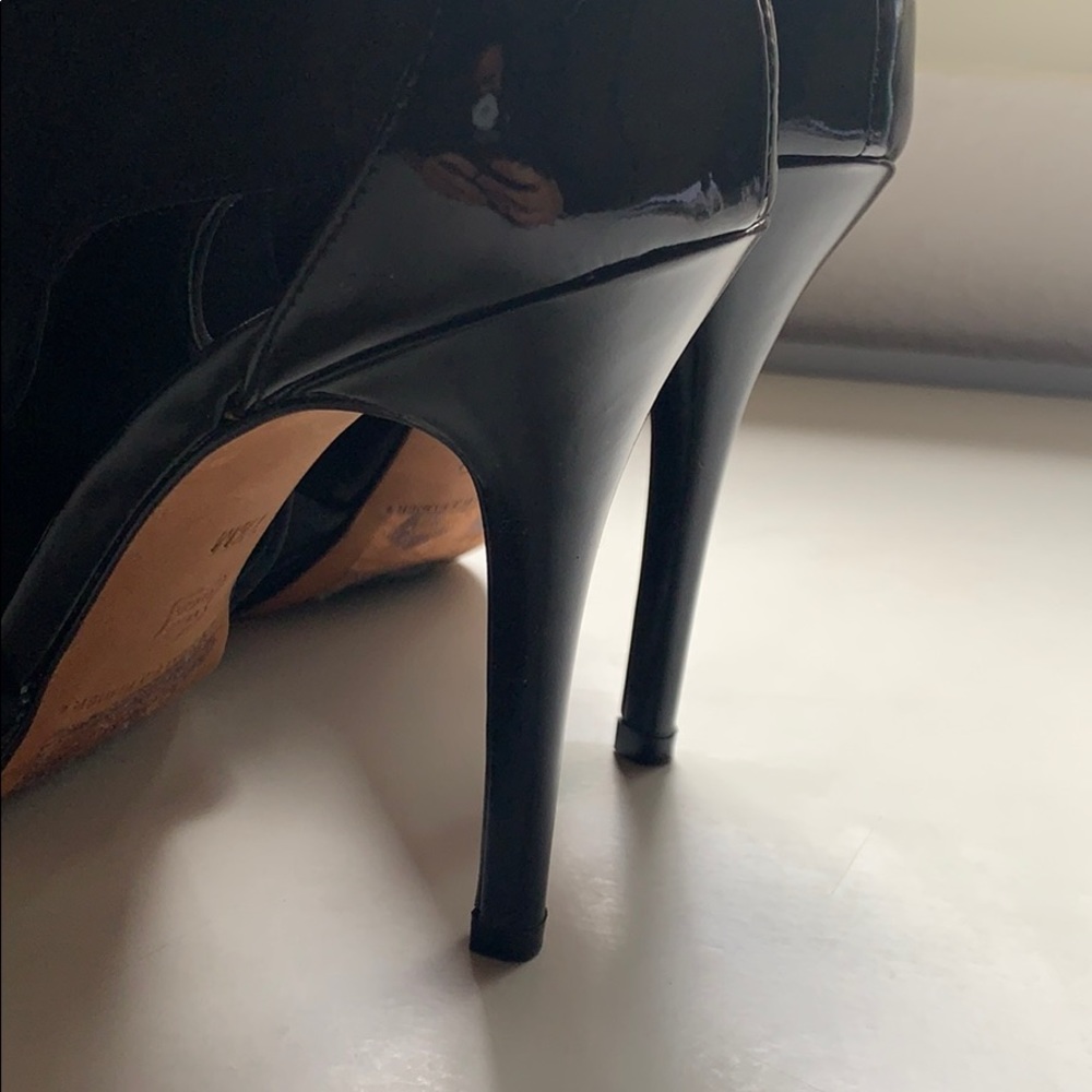 DONALD PLINER PARVIZ Black Peep Toe Zipper Pumps - Picture 3 of 4